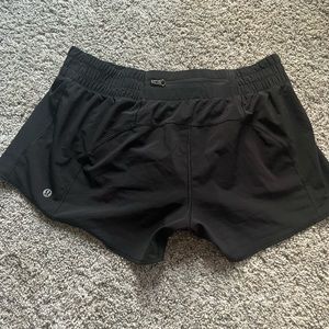 black lululemon shorts